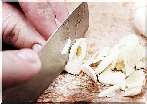 Garlic cut