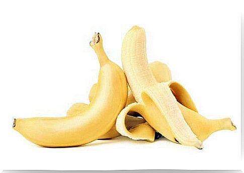 16 different ways to use banana peels