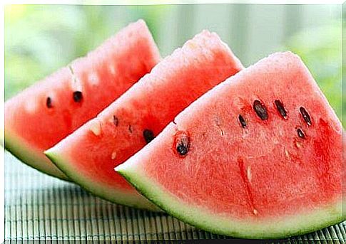Healthy weight loss drinks with watermelon