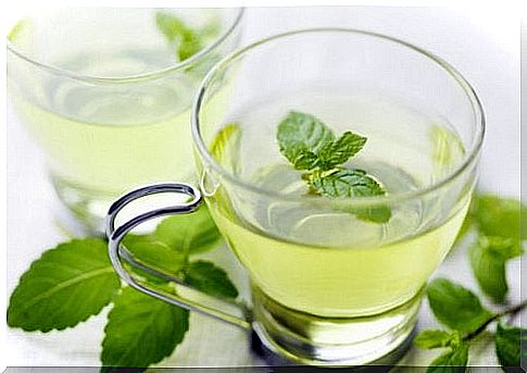 soothing teas: mint tea
