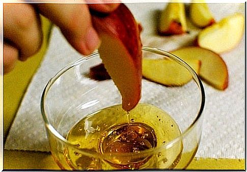 Apple cider vinegar cure for detoxification and weight loss