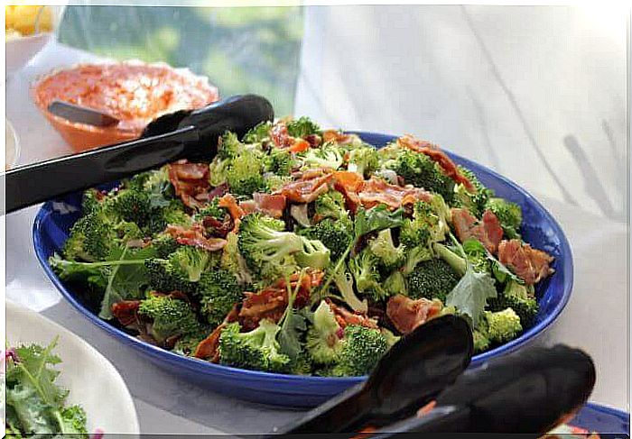 Baked broccoli with ham: easy home recipe