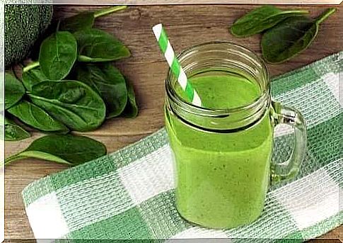 Green smoothies for the health of your bones