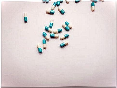 Broad spectrum antibiotics: effects and resistances