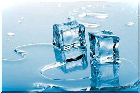 Ice cubes make cold water