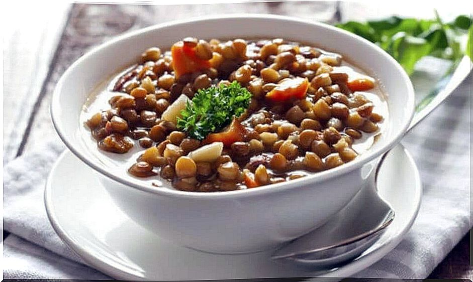 Plate with lentils and vegetables