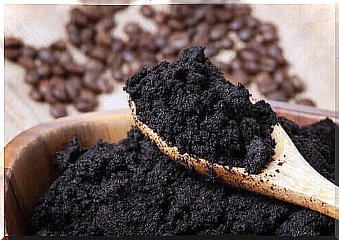 Natural fertilizer: coffee grounds