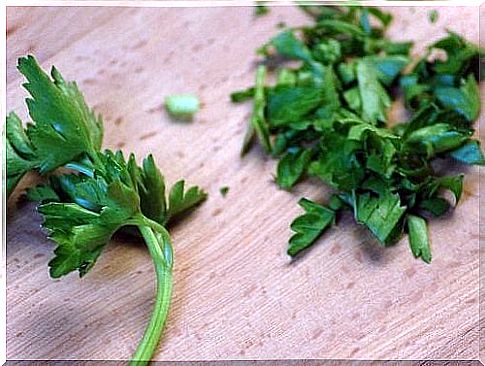 Parsley as a home remedy for toothache