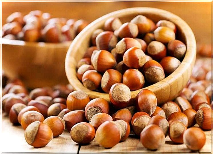 Eating nuts, and especially hazelnuts, can help prevent heart disease